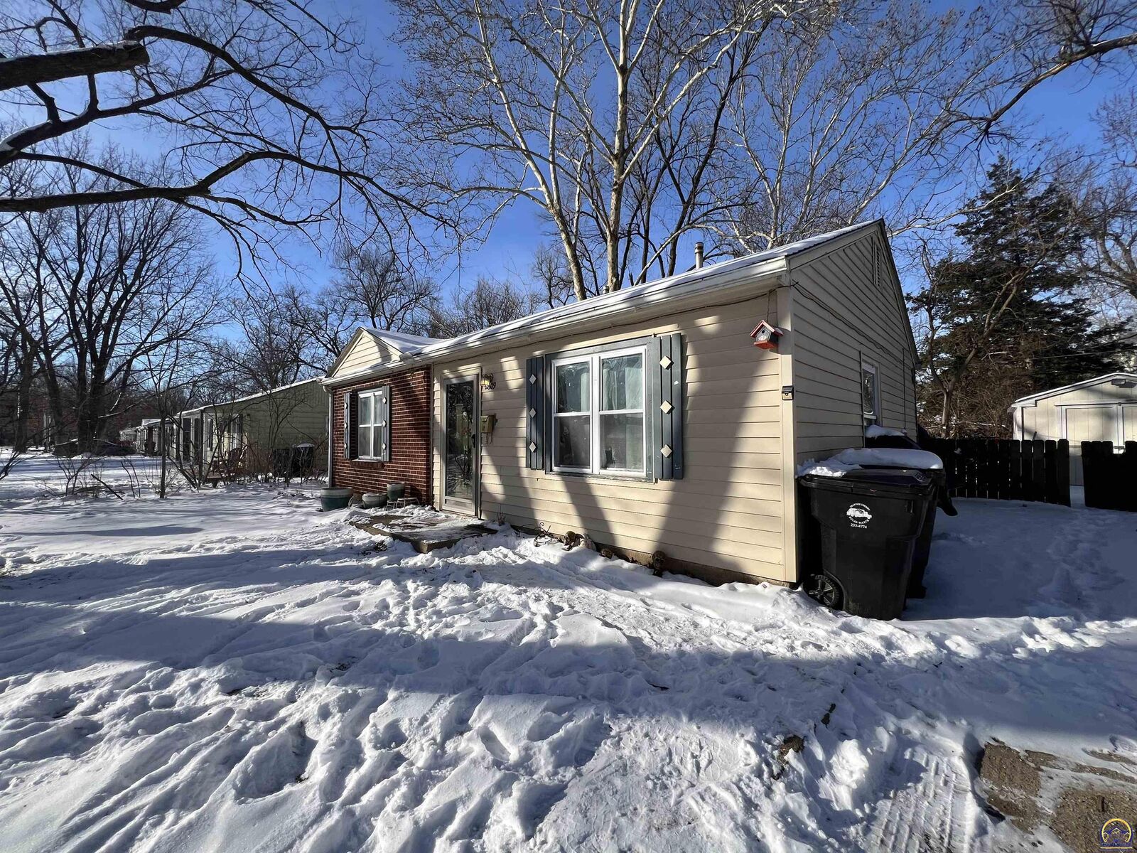 Property Photo:  2609 SW Sunset Rd  KS 66614 