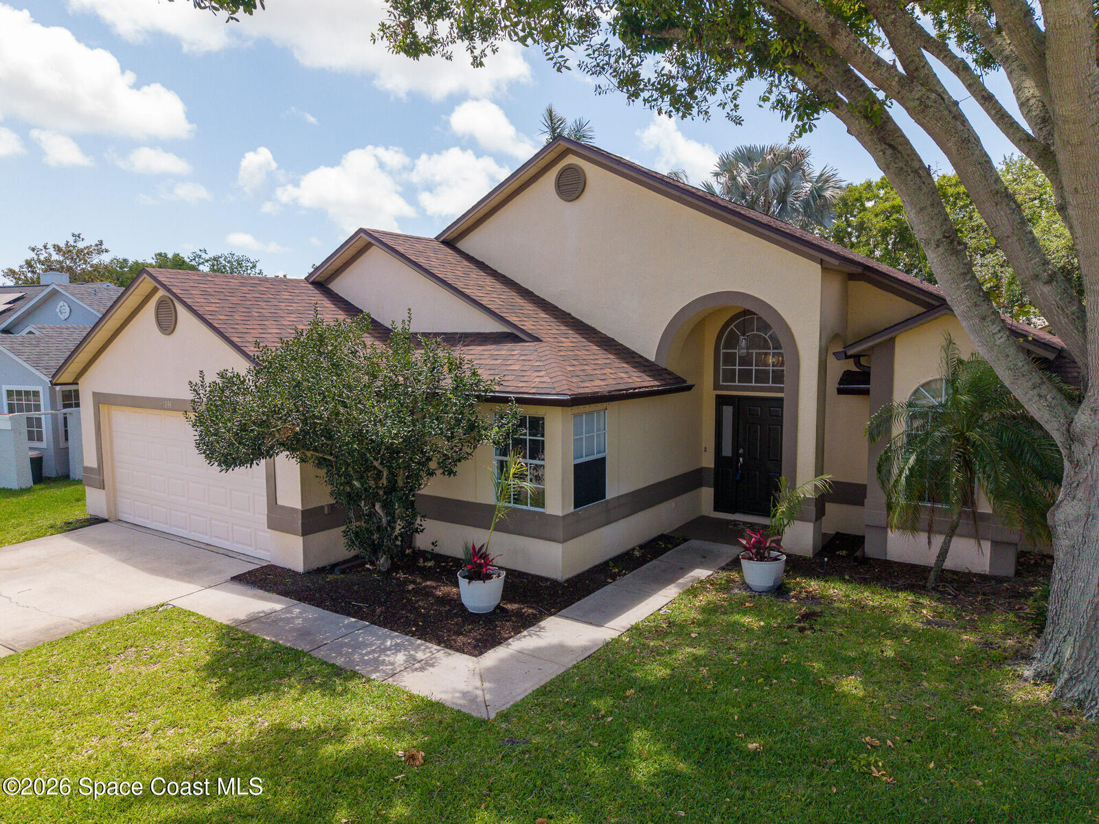 Property Photo: 1934 Glen Meadows Circle FL 32935
