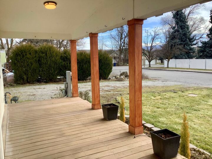 Property Photo:  11621 E Ermina Ave  WA 99206 