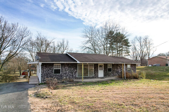 Property Photo: 1002 Kiser Boulevard TN 37745