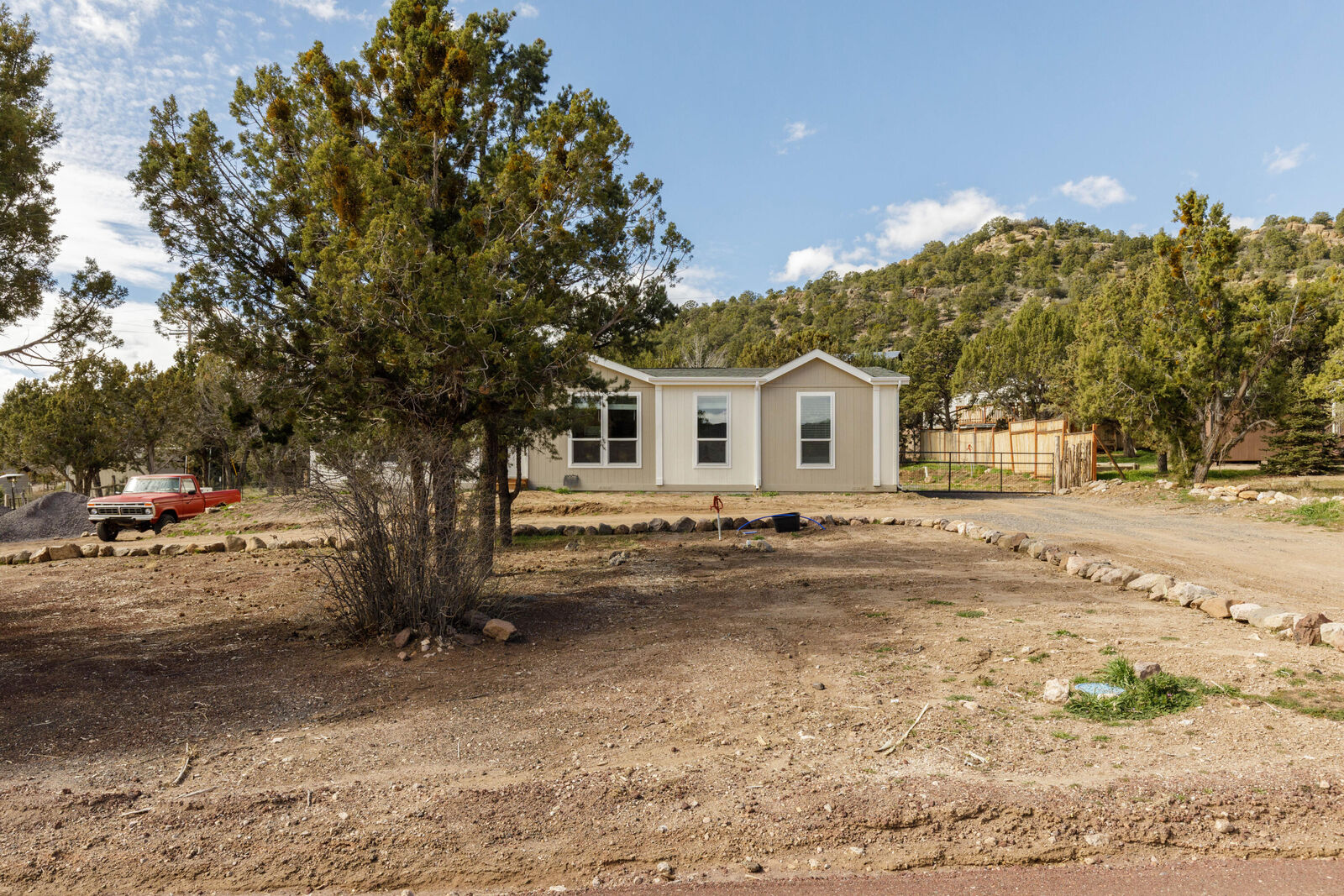 Property Photo:  183 N Matt Dillon Tr  UT 84722 
