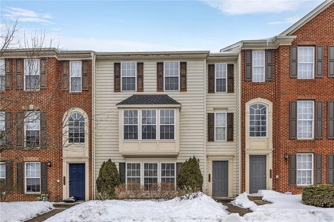 Property Photo:  602 Garden Way  PA 15090 