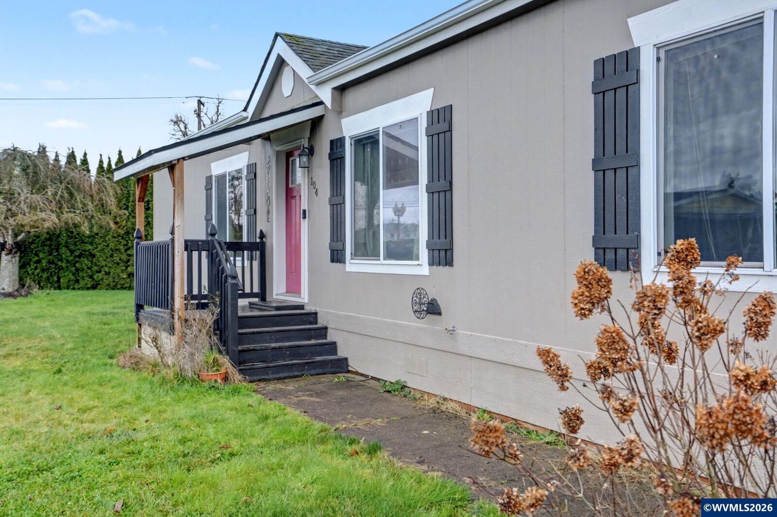 Property Photo:  104 Essex Dr SE 52  OR 97325 