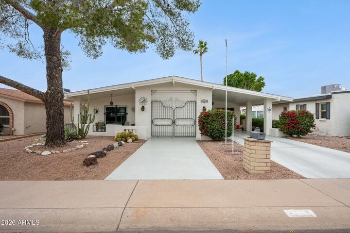 Property Photo: 2136 N Stockton Place AZ 85215