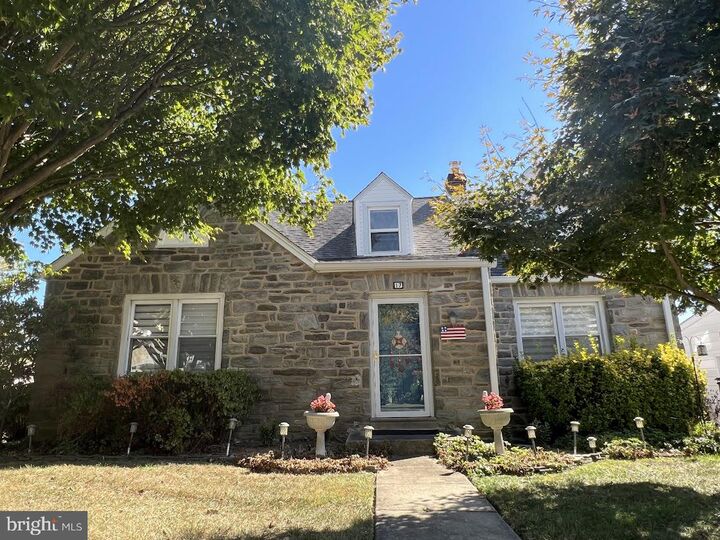 Property Photo:  17 Davis Avenue  PA 19008 