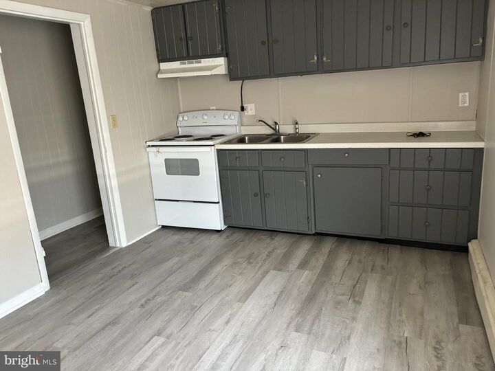 Property Photo:  214 Chambersburg Street Apartment 2  PA 17325 