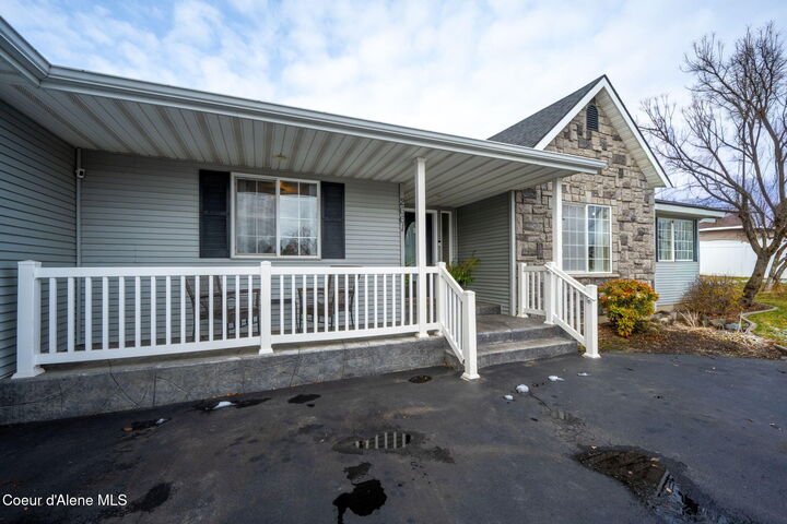 Property Photo:  2661 N Distant Star Rd  ID 83854 