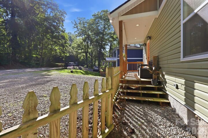 Property Photo: 239 Northside Street NC 28716