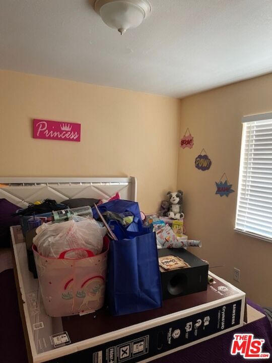 Property Photo:  912 Valhalla Dr  CA 93309 