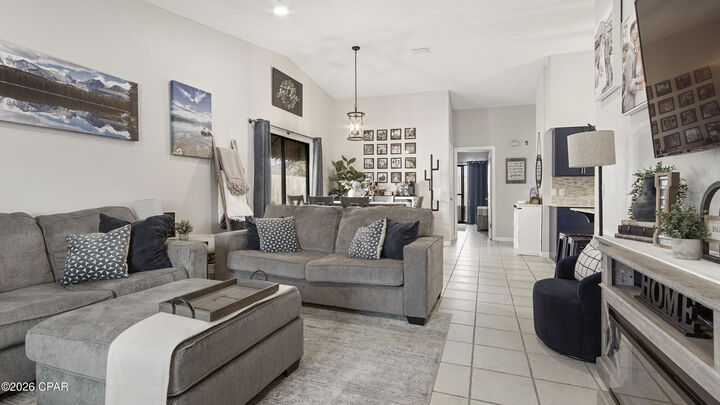 Property Photo: 4078 Woodridge Road FL 32405