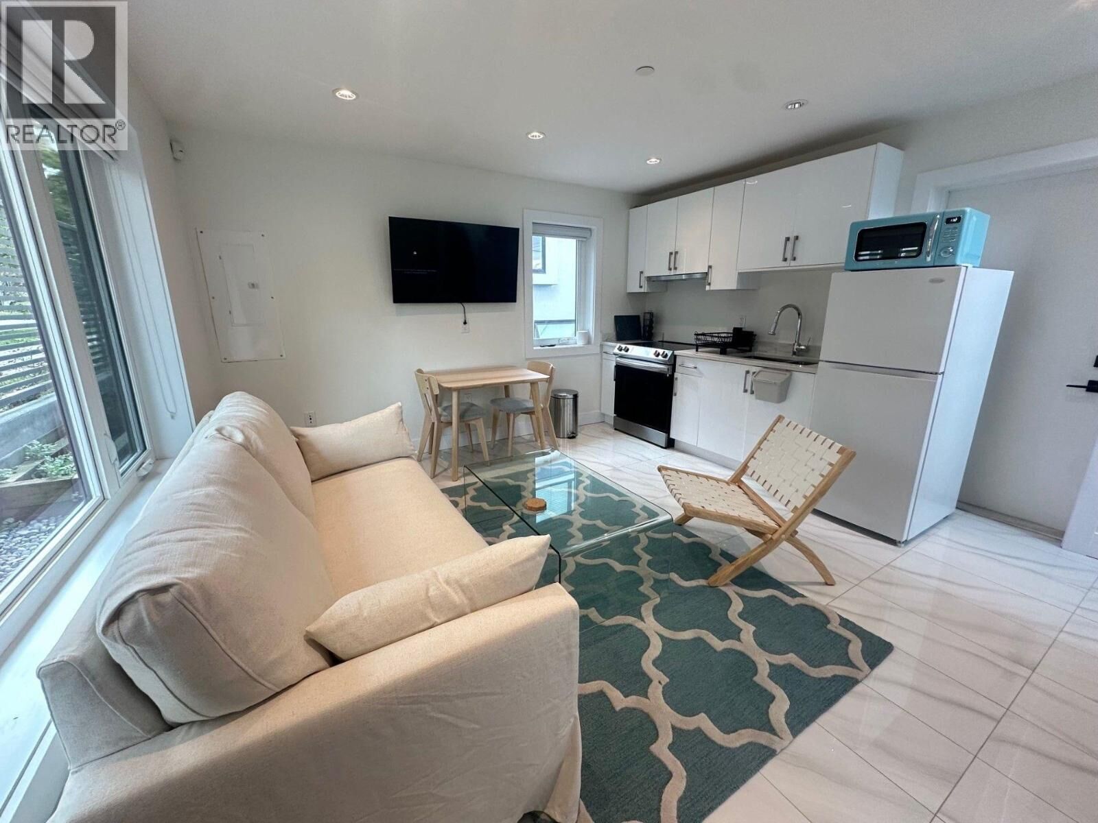 Property Photo:  4373 Ontario Street  BC V5Y 2K7 