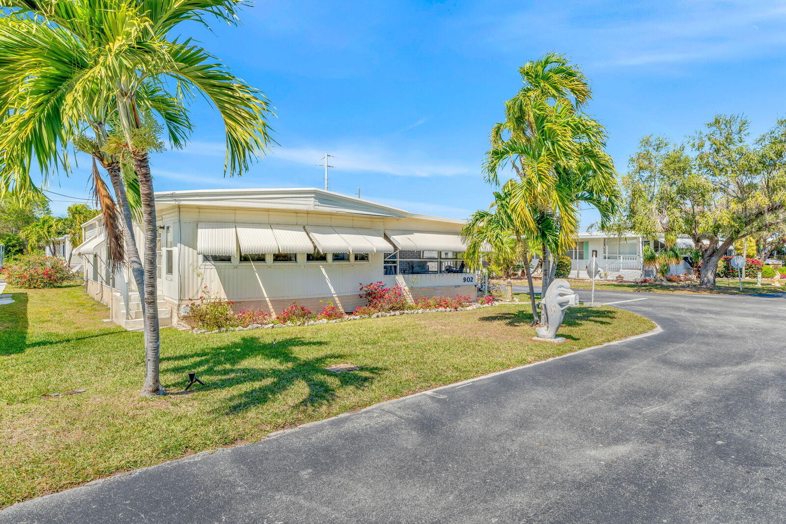 Property Photo:  902 S Ruby Drive  FL 33037 