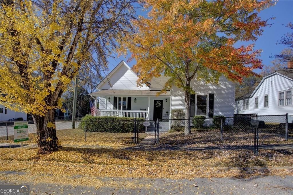 Property Photo:  27 N Broad Street  GA 30014 