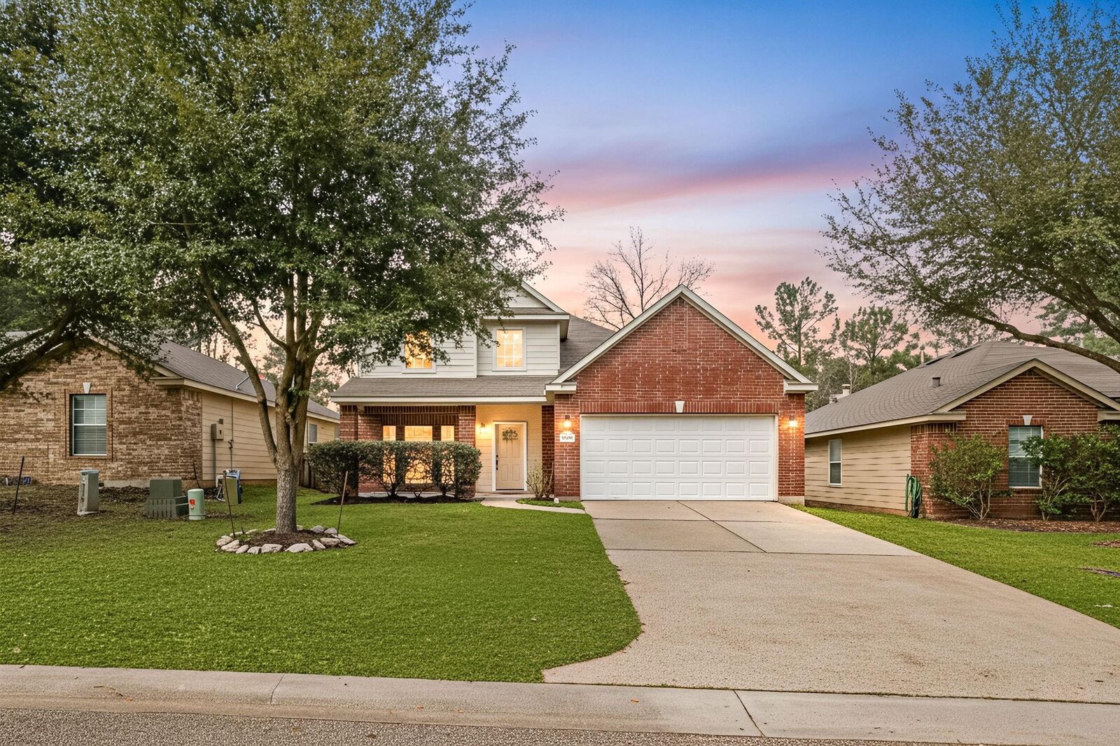 Property Photo:  950 Oak Glen Drive  TX 77378 
