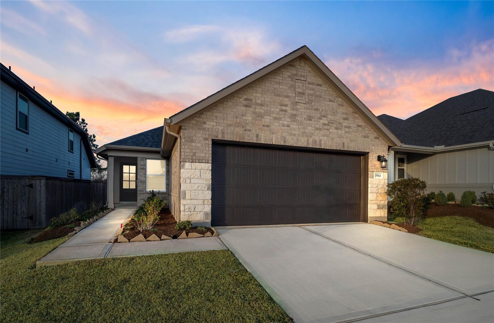 Property Photo:  19564 Stripe Hill Bend  TX 77316 