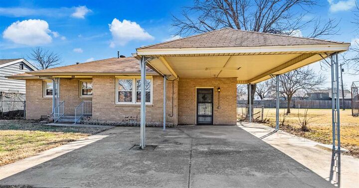 Property Photo:  1908 NW Bell Ave  OK 73507 