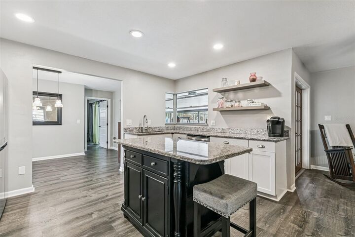 Property Photo: 895 Palmetto Street FL 32765