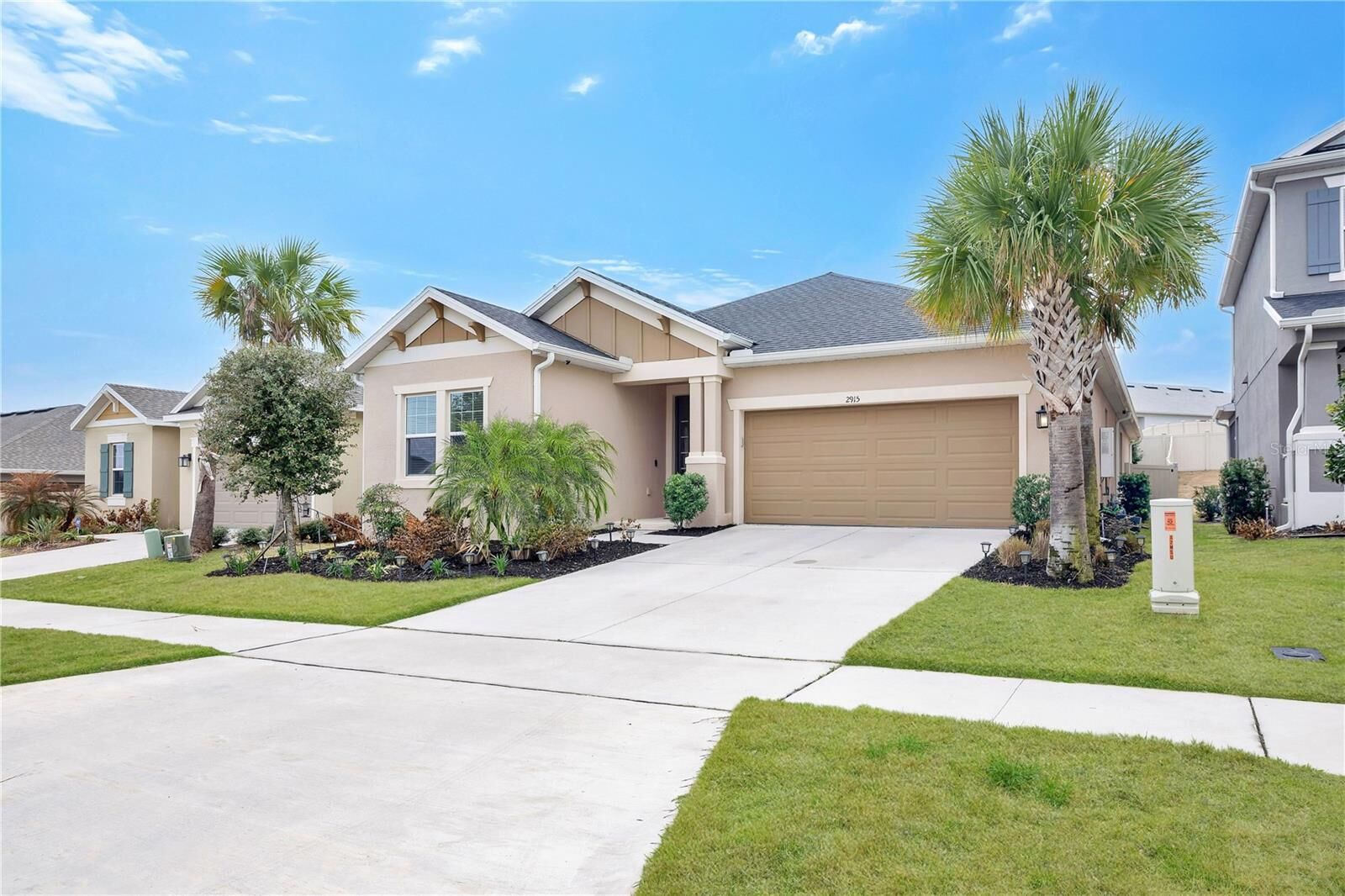 Property Photo: 2915 Crest Wave Drive FL 34711