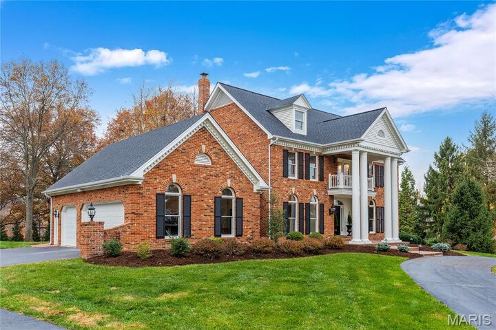 Property Photo:  822 Town And Country Estates Drive  MO 63141 