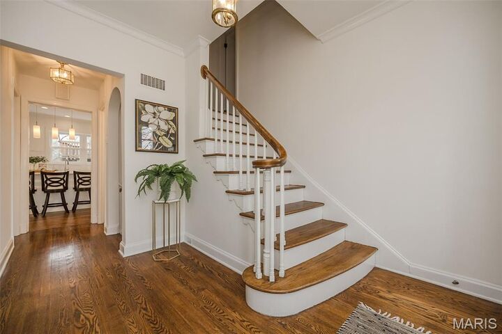 Property Photo:  11 Middlesex Drive  MO 63144 