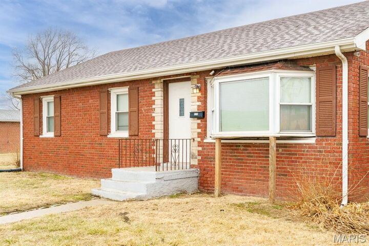 Property Photo:  1735 Rhodes Street  IL 62060 