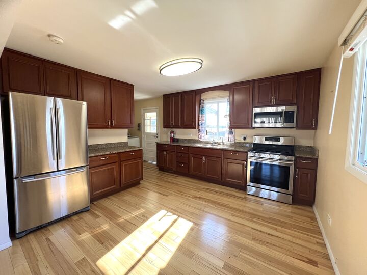 Property Photo:  508 S Lake Street  IL 60060 