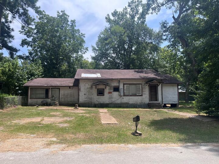 Property Photo:  905 Cypress  TX 75941 