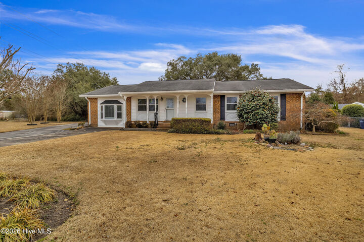 Property Photo: 114 Valley Court NC 28540