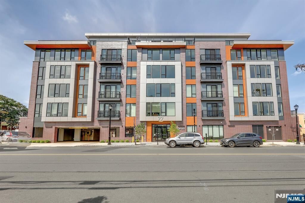 Property Photo:  85 Ridge Road 402  NJ 07031 