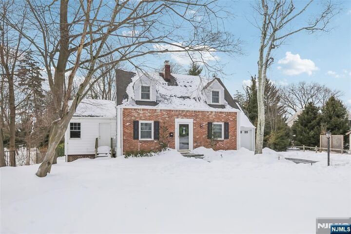 Property Photo:  19 Linwood Avenue  NJ 07432 