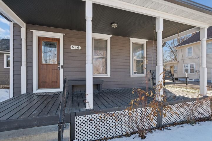 Property Photo:  616 Oak Street  MN 55024 