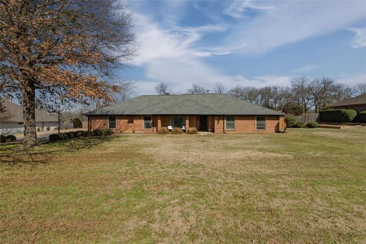 Property Photo: 1745 Summer Lane TX 76262