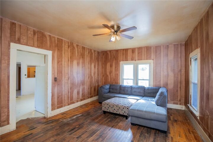 Property Photo:  407 N Pittman Street  AR 72753 