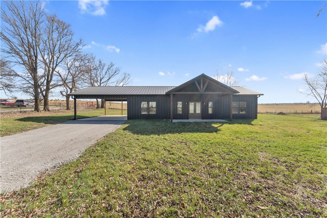 Property Photo:  292 Madison Street  AR 72738 