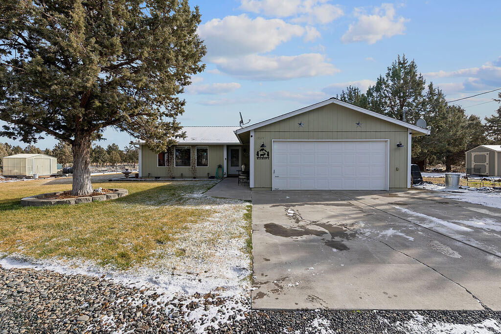 Property Photo:  13574 SE Southwood Drive  OR 97754 