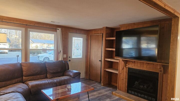 Property Photo:  317 Maria Street  IL 61611 