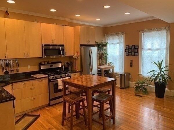 Property Photo:  37 Mt Vernon 1R  MA 02125 