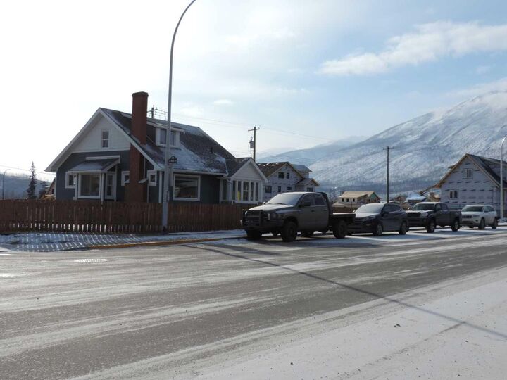 Property Photo: 701 Geikie Street AB T0E 1E0