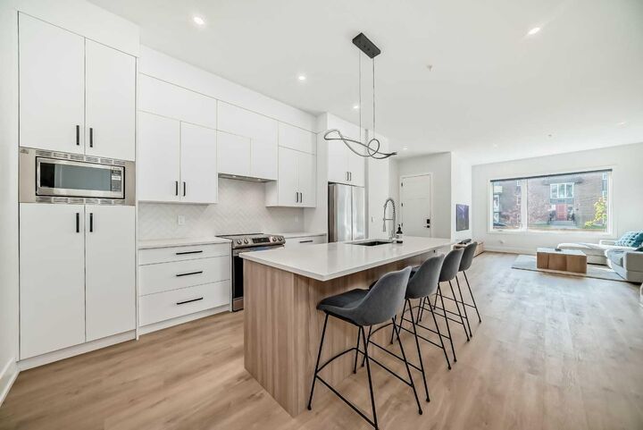 Photo de la propriété: 3512 15 Street SW 3 AB T2T 4A3