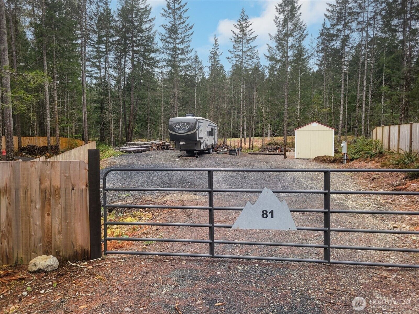 Property Photo:  81 N Kings Way S  WA 98548 