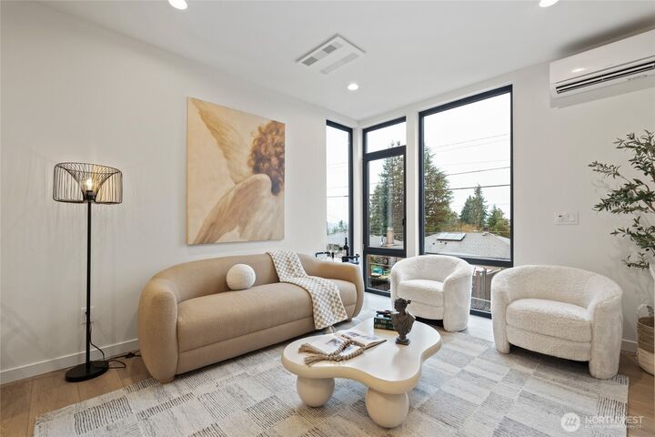 Property Photo:  11229  Greenwood Avenue N B  WA 98133 