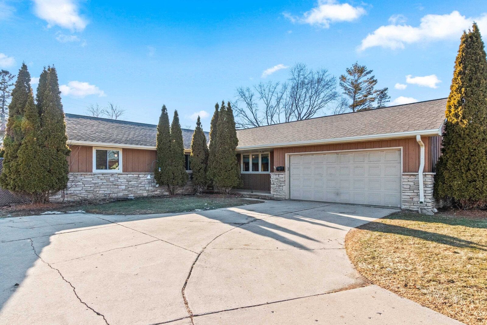Property Photo: 1491 Shawano Avenue WI 54303