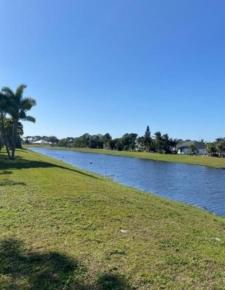 Property Photo:  311 SW Aero Circle  FL 34953 