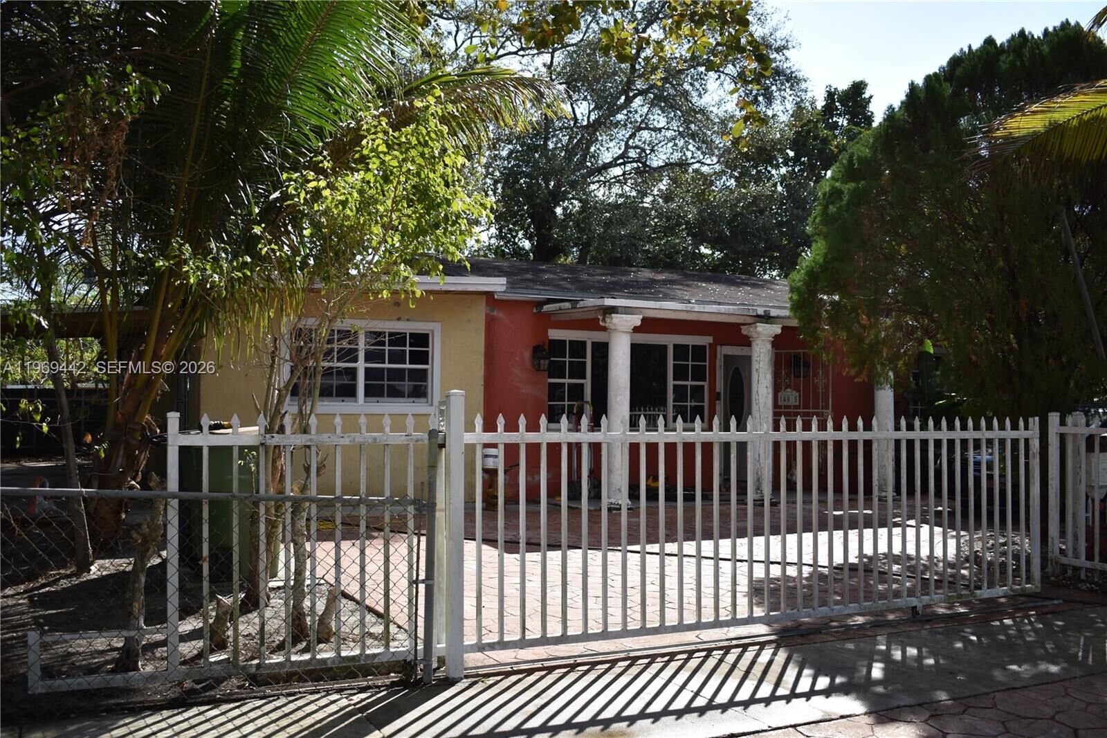 Property Photo:  14015 NE 11th Ave  FL 33161 