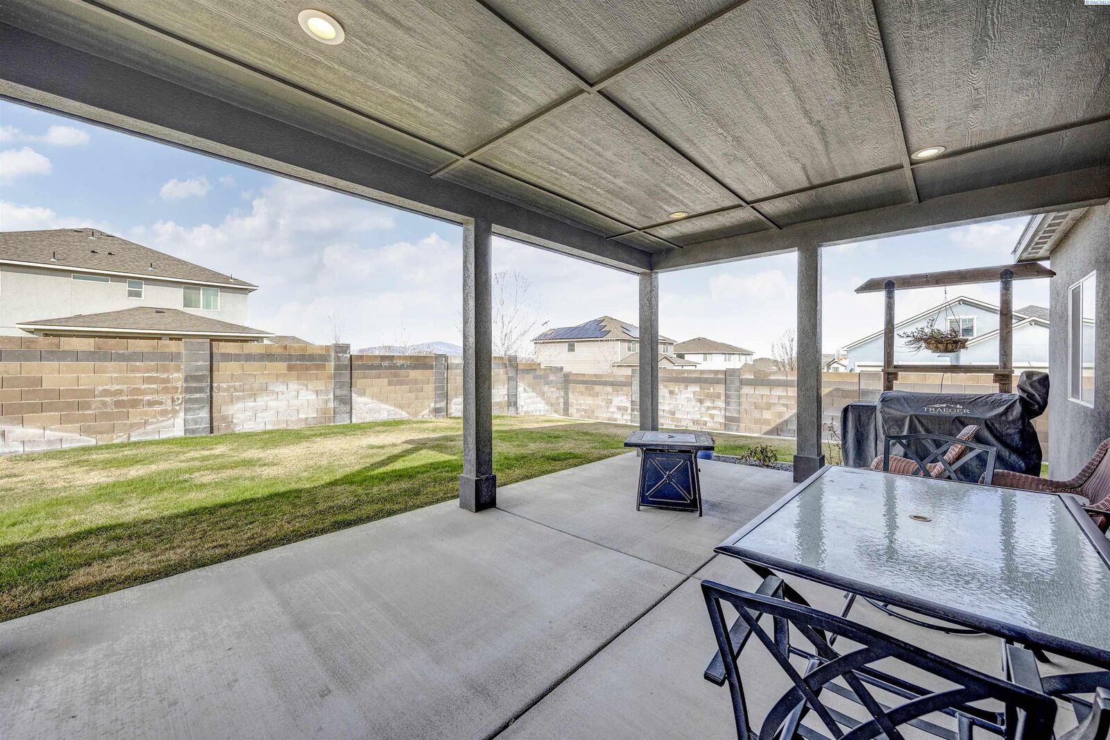 Property Photo:  595 Troy Ave  WA 99353 