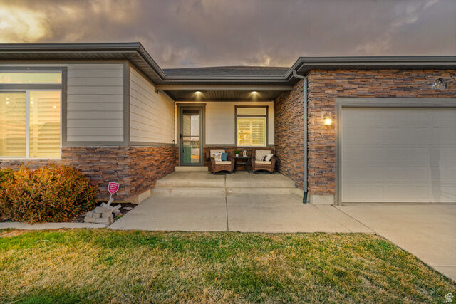 Property Photo:  1168 W Tivoli Way  UT 84075 