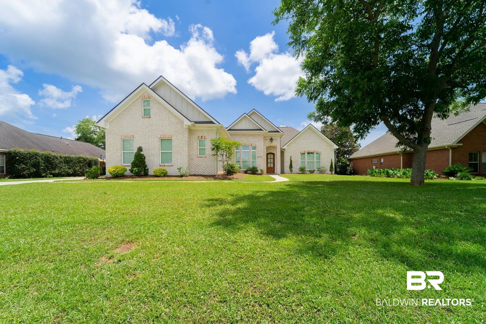 Property Photo: 24936 Bosbyshell Avenue AL 36526