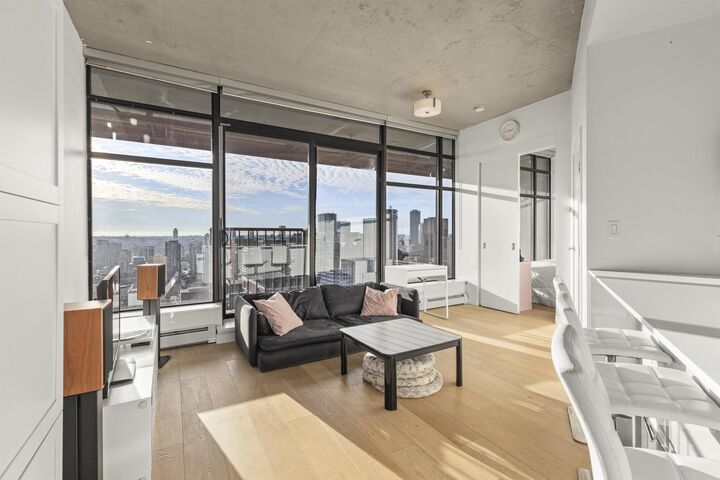 128 W Cordova Street 4108 — photo 1