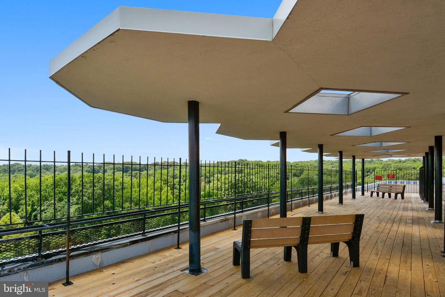 Property Photo: 6621 Wakefield Drive 812 VA 22307