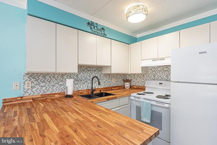 Property Photo:  17 70th Street 17  MD 21842 